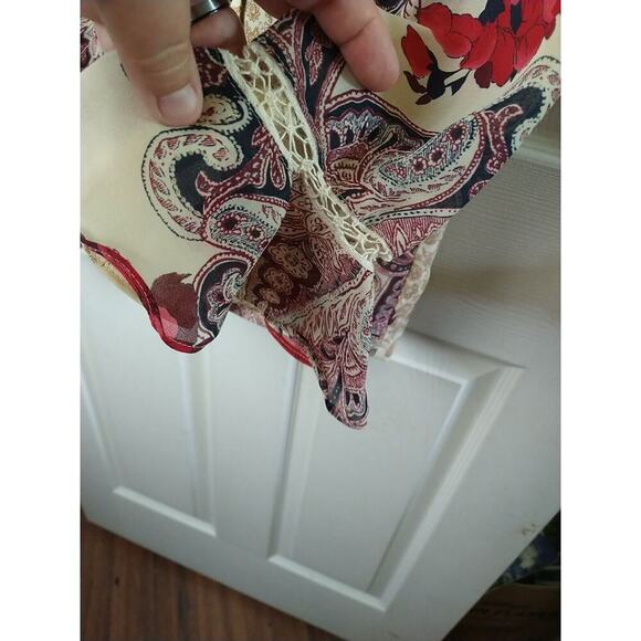 Sag Harbor Semi Sheer Long Sleeve V Neck Collared Paisley Floral Blouse. Size 14 - Picture 6 of 11